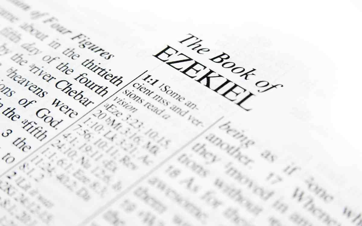 who-is-ezekiel-in-the-bible-amosii